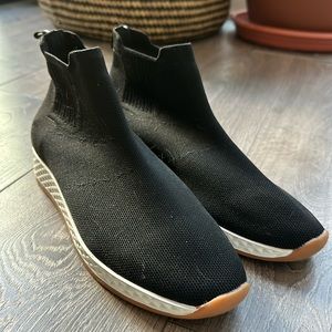 Urban Sport Black J Slides Sneakers